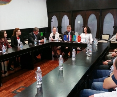Grad Buzet - Veleposlanica Makedonije susrela se s buzetskim gospodarstvenicima