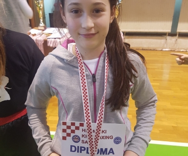 Grad Buzet - Tri bronce u Buzet