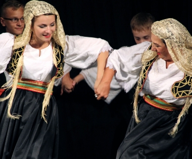 Grad Buzet - Zaigrali srcem na zvukove sevdalinki
