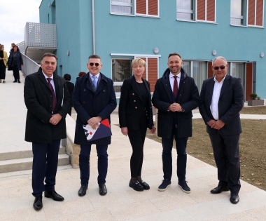 Grad Buzet - Ministar Piletić nazočio otvaranju novosagrađenog dijela Doma za starije osobe u Buzetu
