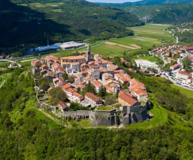 Grad Buzet - Izravni prijenos 10. sjednice 8. saziva Gradskog vijeća Grada Buzeta, 6.4.2022.