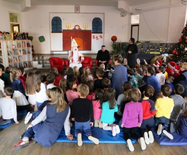 Grad Buzet - Sveti Nikola posjetio mališane DV Grdelin