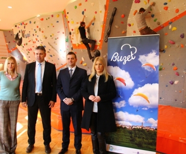 Grad Buzet - BUZET OUTDOOR: Predstavljena stijena za penjanje u Roču