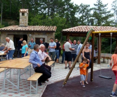 Grad Buzet - U Kajinima uređen mali seoski centar za sportske i društvene namjene