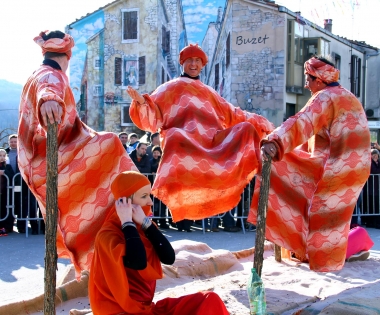 Grad Buzet - Kulminiralo doba u kojem je moguće sjediti u zraku
