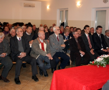 Grad Buzet - Antifašisti za vraćanje imena velikana i obnovu centralnog spomenika
