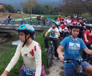 Grad Buzet - Dječji tjedan okupio 120 sudionika obiteljske biciklijade