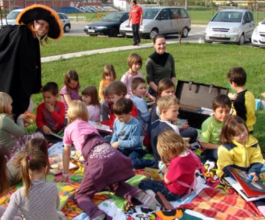 Grad Buzet - Knjige sele u parkove â€“ počinje BookPark