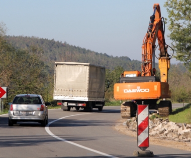 Grad Buzet - Počela sanacija ceste od Buzeta do Roča