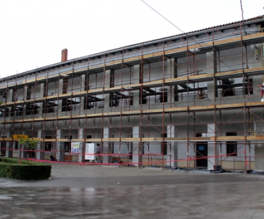 Grad Buzet - Radi se demit fasada na ročkom Domu kulture