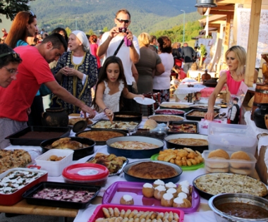 Grad Buzet - Sljubili balun i sevdalinku