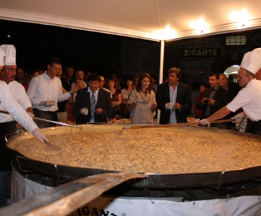 Grad Buzet - Planula fritada od 2010 jaja i 10 kg tartufa