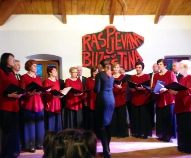 Grad Buzet - Raspjevano i rasplesano proslavljen blagdan sv. Jurja