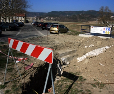 Grad Buzet - Gradi se kanalizacija za naselja Juričići i Most