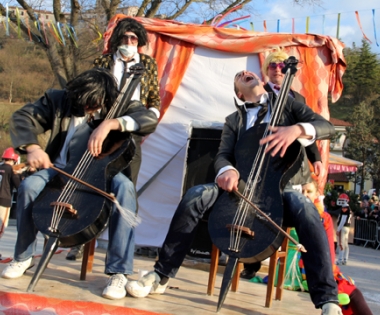 Grad Buzet - Kad 2Cellosi sviraju dvorske lude mira nemaju!