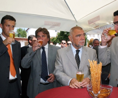Grad Buzet - Mesić: U Hrvatskoj se isplati ulagati