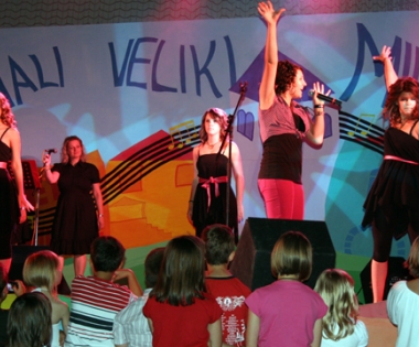 Grad Buzet - U nedjelju revija plesa uz glazbeni intermezzo