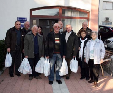 Grad Buzet - Za starije i nemoćne 400 božićnih paketa