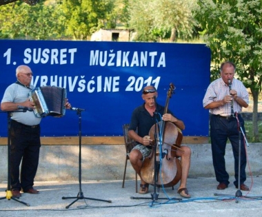 Grad Buzet - Petrova u Marčenegli prvi put okupila 26 autohtonih svirača