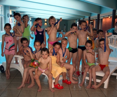 Grad Buzet - Medalje sudionicima 1. natjecanja u plivanju