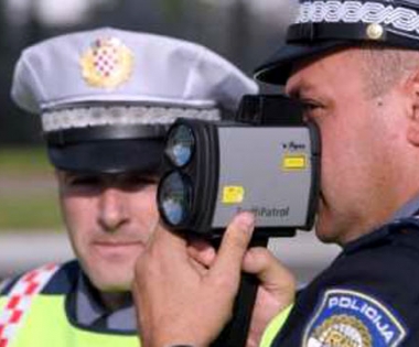Grad Buzet - Policija u srijedu nadzire brzinu vozila