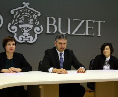 Grad Buzet - Na Gradskom vijeću o proračunu, projektima i žilet-žici