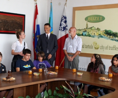 Grad Buzet - EU prepoznala projekt razmjene djece Buzeta i Quattro Castella