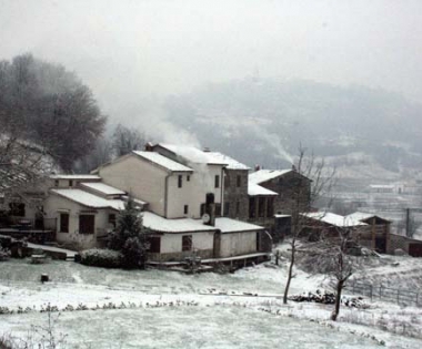 Grad Buzet - U Buzetu ponovno snijeg, ceste prohodne