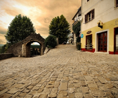 Grad Buzet - Humanitarni foto-natječaj