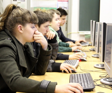 Grad Buzet - Grad sufinancira troškove prijevoza učenicima
