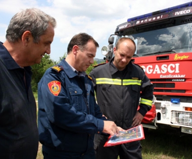 Grad Buzet - Zračne snage gase požar u Buzetu