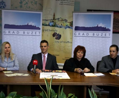 Grad Buzet - Na Mašimovoj škuji same delicije, zvijezda vikenda je â€“ tartuf!