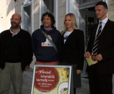 Grad Buzet - Vikend istarskih tartufa i smotra i revija pasa