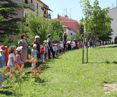 Grad Buzet - Lanac prijateljstva buzetskog dječjeg vrtića